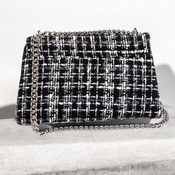 Badgley Mischka Textured Black
& White Plaid Tweed
Messenger Bag 🖤🤍 - Picture 13 of 13